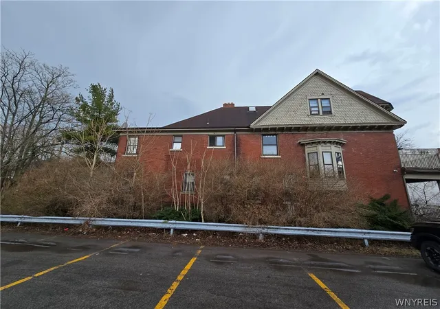 Homes for sale in Niagara Falls, NY | 729 Main St, Niagara Falls, NY 14301 | MLS# B1675411