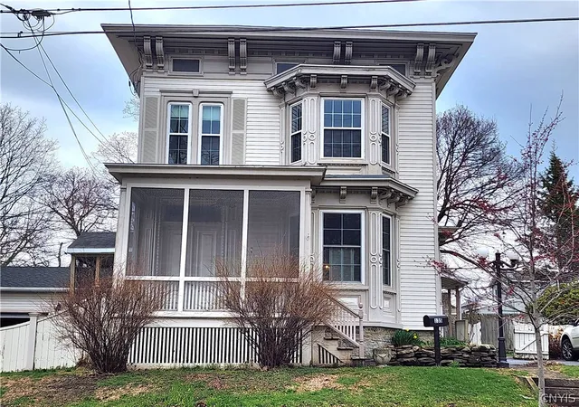2nd image of 135 W Cayuga St, Oswego, NY 13126 | MLS# S1674665