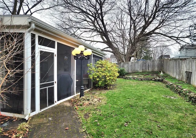 42nd image of 135 W Cayuga St, Oswego, NY 13126 | MLS# S1674665