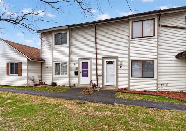 Homes for sale in Ogden, NY | 93 Windsorshire Dr, Ogden, NY 14624 | MLS# R1675553