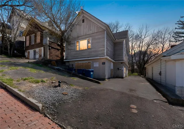 1st image of 306 John St, Syracuse, NY 13208 | MLS# S1675218