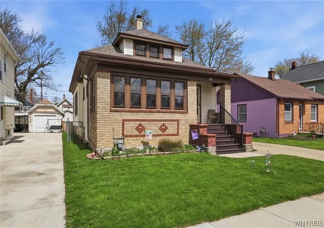 Photo 3 of Sale Pending at 55 Washington Ave, Buffalo, NY 14217 | MLS# B1674906 | Listing updated on 2026-05-06