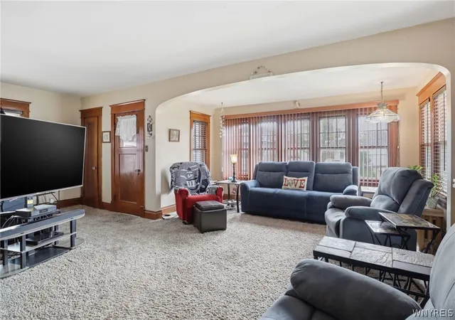 Photo 3 of Sale Pending at 55 Washington Ave, Buffalo, NY 14217 | MLS# B1674906 | Listing updated on 2026-05-06