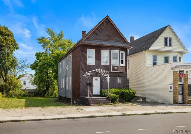 2nd image of 2473 Bailey Ave, Buffalo, NY 14215 | MLS# B1675681