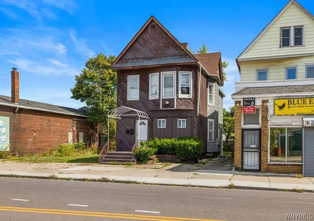 3rd image of 2473 Bailey Ave, Buffalo, NY 14215 | MLS# B1675681