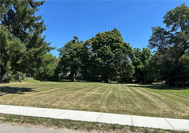 2nd image of 39 Sanford St, Buffalo, NY 14214 | MLS# B1675684