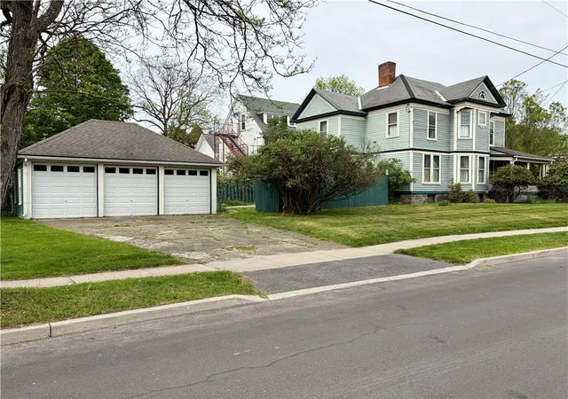 5th image of 69 Elm St, Oneonta, NY 13820 | MLS# R1672599