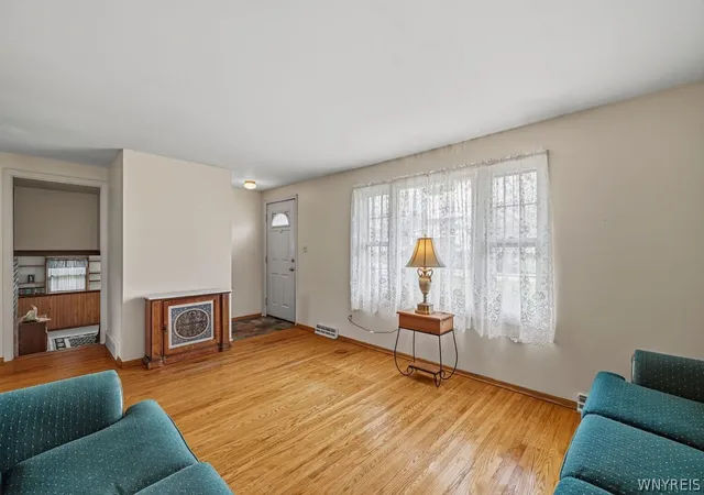 4th image of 4839 Middleton Dr, Lockport Town, NY 14094 | MLS# B1675746