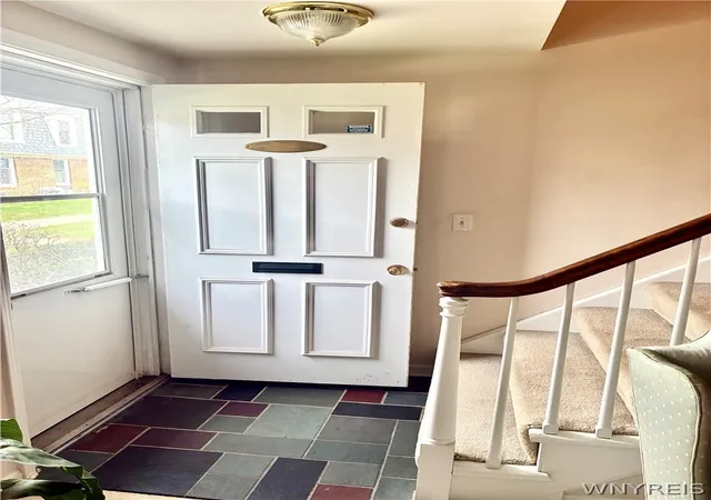 4th image of 40 Hamlin Sq, Buffalo, NY 14221