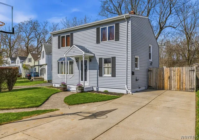 Homes for sale in Buffalo, NY | 21 Pritchard St, Buffalo, NY 14210 | MLS# B1675514