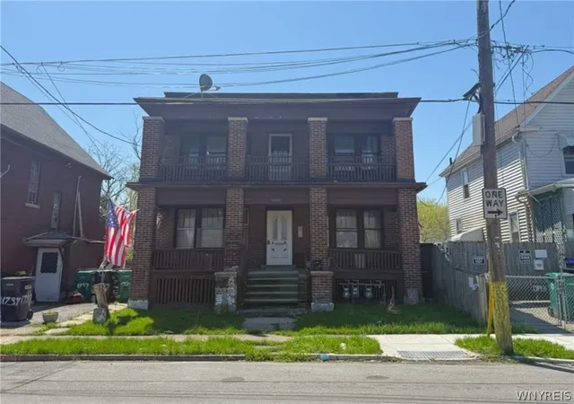 Homes for sale in Niagara Falls, NY | 1737 Whitney Ave, Niagara Falls, NY 14301 | MLS# B1675370