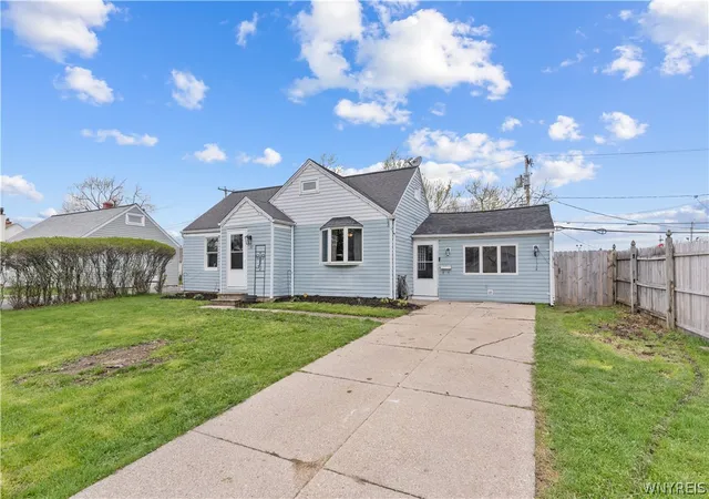 Homes for sale in Amherst, NY | 17 Violet Ave, Amherst, NY 14226 | MLS# B1675432