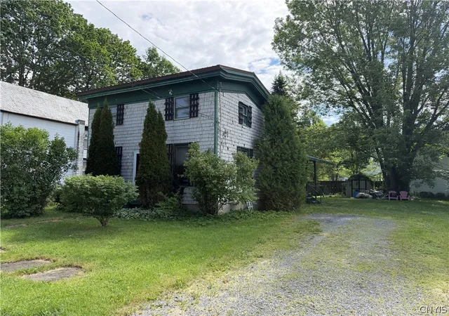 2nd image of 17 Park St, Richfield Springs, NY 13439 | MLS# S1675490