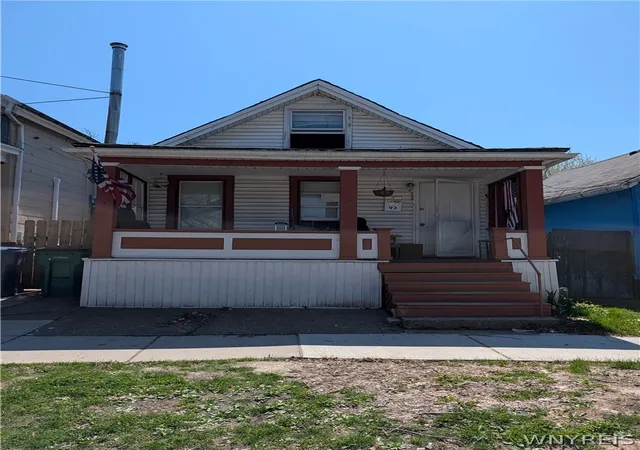 Homes for sale in Buffalo, NY | 93 Austin St, Buffalo, NY 14207 | MLS# B1675898