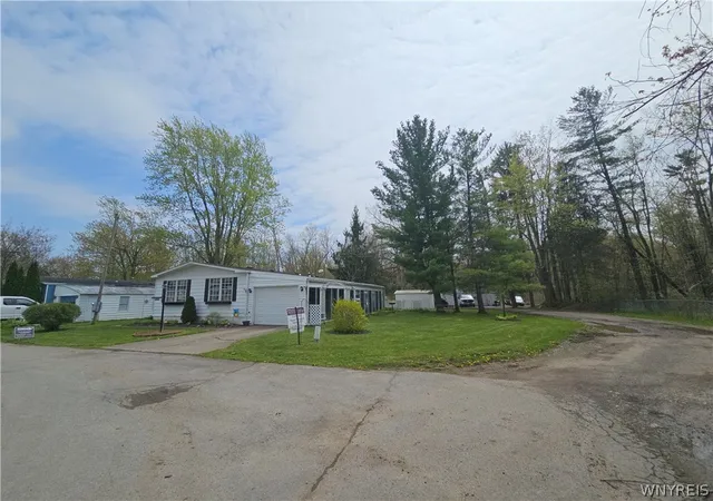 Homes for sale in Newstead, NY | 64 Aspen St, Newstead, NY 14001 | MLS# B1675911