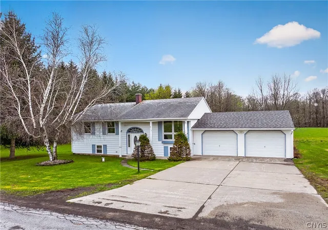 Homes for sale in Paris, NY | 2765 King Rd, Paris, NY 13456 | MLS# S1674931