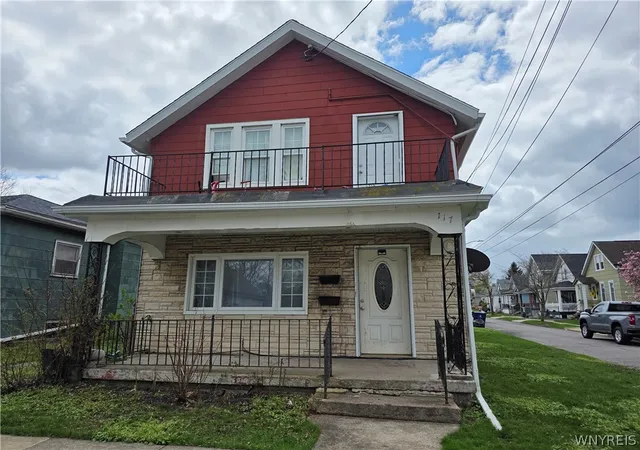 1st image of 117 Farmer St, Buffalo, NY 14207 | MLS# B1675394