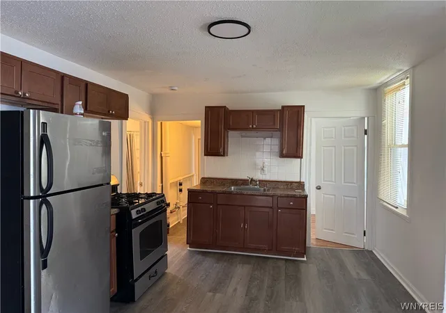 2nd image of 117 Farmer St, Buffalo, NY 14207 | MLS# B1675394