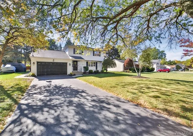 2nd image of 563 Lockport St, Youngstown, NY 14174 | MLS# B1673810