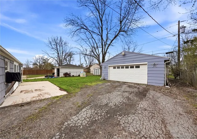 Homes for sale in Grand Island, NY | 24 Monica Rd, Grand Island, NY 14072 | MLS# B1675598