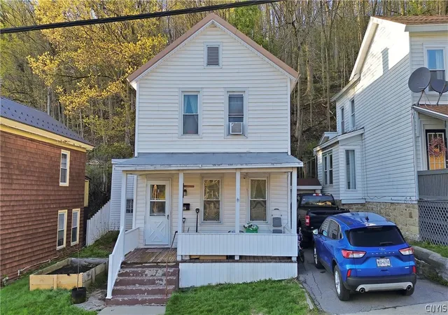 Homes for sale in Little Falls City, NY | 636 E Monroe St, Little Falls City, NY 13365 | MLS# S1675985