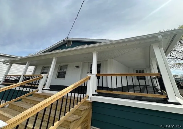 Photo 2 of Sale Pending at 6 Lake Ave, Auburn, NY 13021 | MLS# S1676035 | Listing updated on 2026-07-16