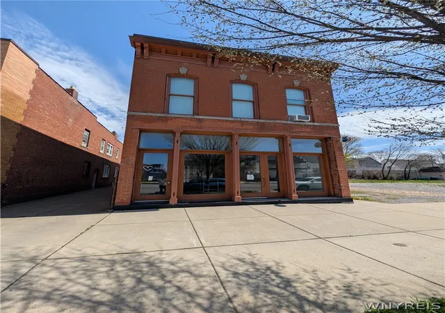 1st image of 577 Niagara St, Buffalo, NY 14201 | MLS# B1676070