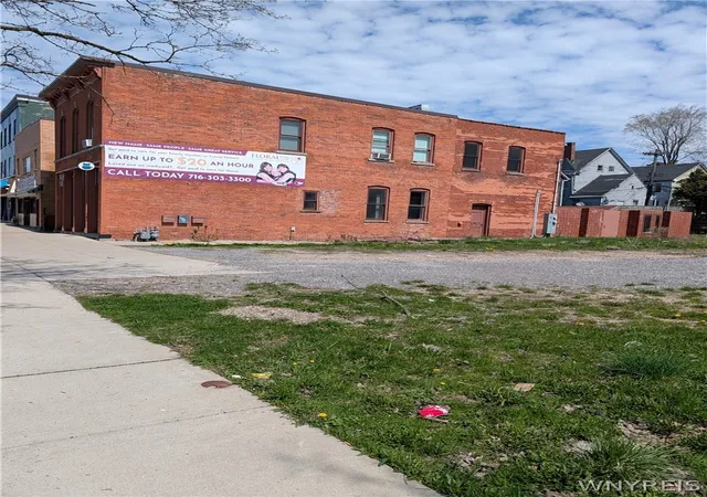 2nd image of 577 Niagara St, Buffalo, NY 14201 | MLS# B1676070