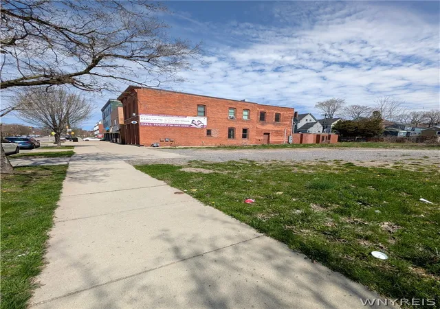 Homes for sale in Buffalo, NY | 577 Niagara St, Buffalo, NY 14201 | MLS# B1676070