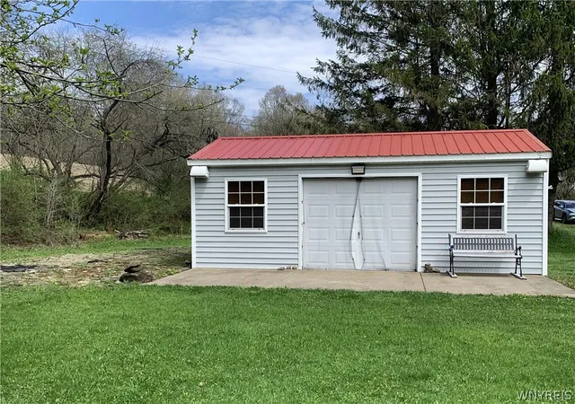 Homes for sale in Arcade, NY | 2574 Clark Rd, Arcade, NY 14009 | MLS# B1676083