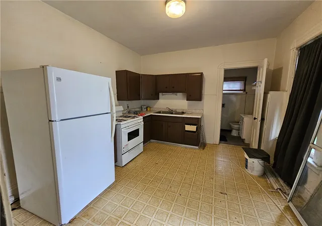 Photo 3 of Multi family home for sale at 273 W Chemung Pl, Elmira, NY 14904 | MLS# R1675784 | Listing updated on 2026-07-31