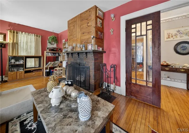 3rd image of 204 Parkway Dr, Syracuse, NY 13207 | MLS# S1676042