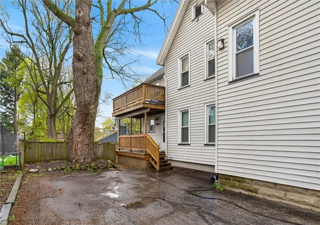 4th image of 829 Merchants Rd, Rochester, NY 14609 | MLS# R1674352