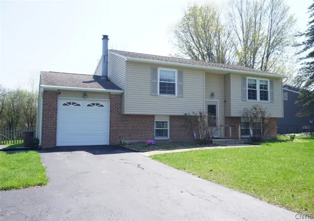 Homes for sale in Clay, NY | 7436 Blumer Rd, Clay, NY 13088 | MLS# S1675167