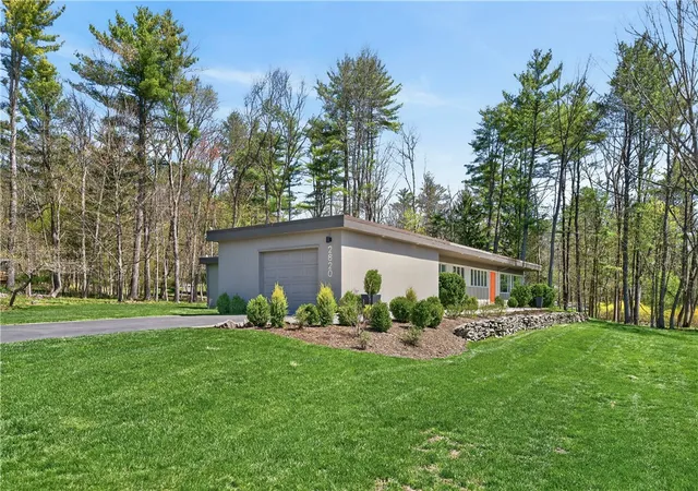 3rd image of 2820 Pinewood Cir, Corning, NY 14830 | MLS# R1676141