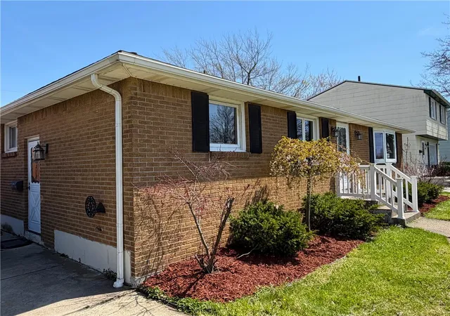 Homes for sale in Amherst, NY | 4843 N Bailey Ave, Amherst, NY 14226 | MLS# R1676166