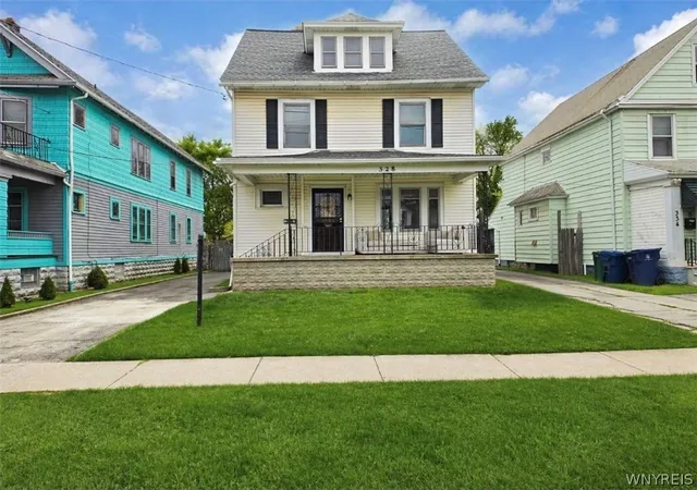 Homes for sale in Buffalo, NY | 328 Cambridge Ave, Buffalo, NY 14215 | MLS# B1675538