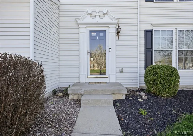 Homes for sale in Grand Island, NY | 64 Park Ln, Grand Island, NY 14072 | MLS# B1675604