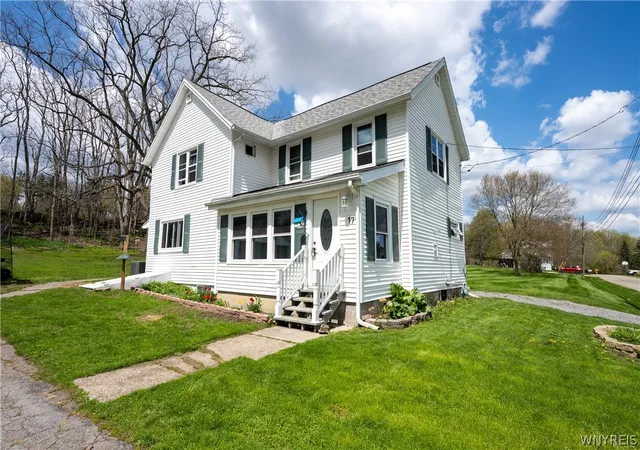 Homes for sale in Warsaw, NY | 17 Brad St, Warsaw, NY 14569 | MLS# B1675775
