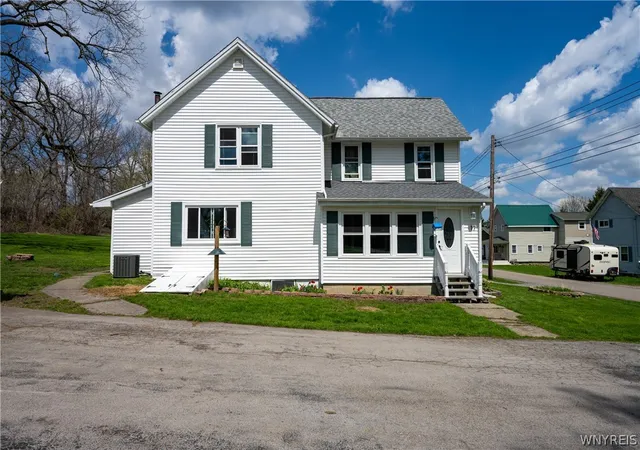 Homes for sale in Warsaw, NY | 17 Brad St, Warsaw, NY 14569 | MLS# B1675775