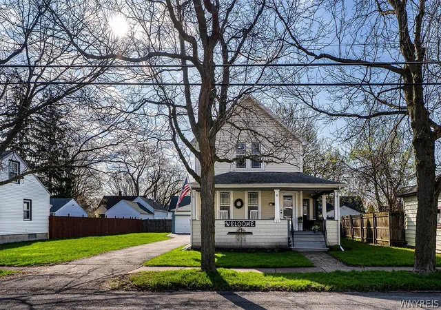 1st image of 15 E Felton St, North Tonawanda, NY 14120 | MLS# B1676204