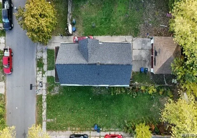 Listing Photo 2 - Condo for sale in building located at 112 Goembel Ave, Buffalo, NY 14211 - Unit #