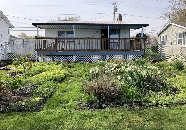 2nd image of 8701 Lakeview Dr, Somerset, NY 14012 | MLS# R1671600