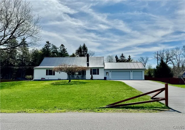 Homes for sale in New Hartford, NY | 87 Clinton St, New Hartford, NY 13417 | MLS# S1676025