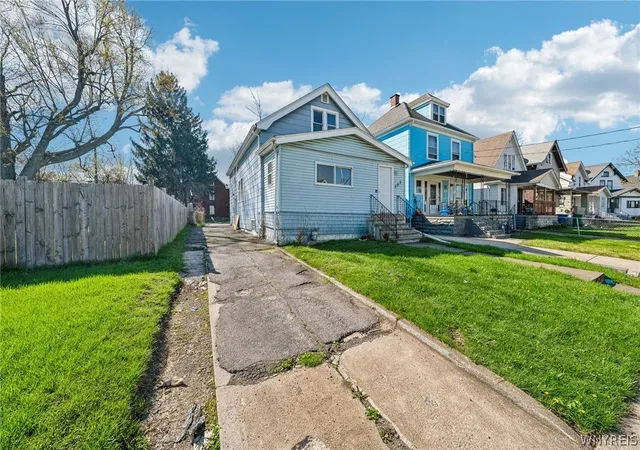 Homes for sale in Buffalo, NY | 203 Hutchinson Ave, Buffalo, NY 14215 | MLS# B1676134