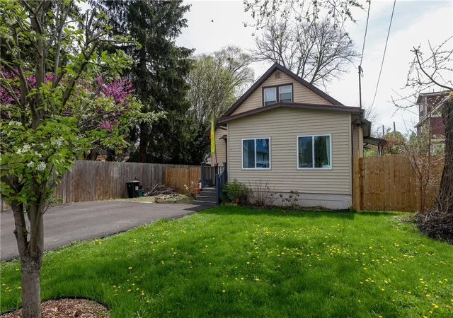 1st image of 113 W York St, Ithaca, NY 14850 | MLS# R1676034
