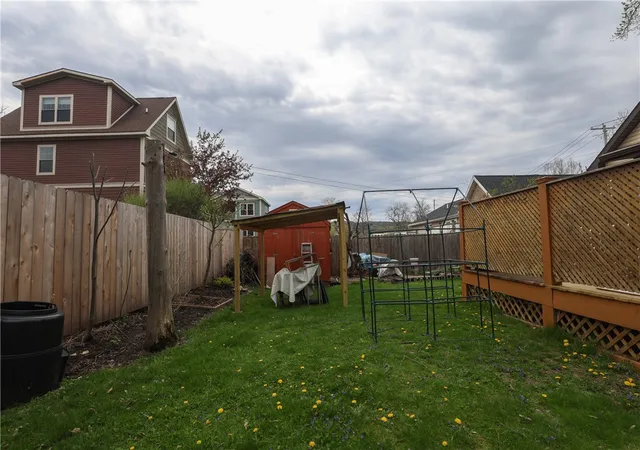 23rd image of 113 W York St, Ithaca, NY 14850 | MLS# R1676034