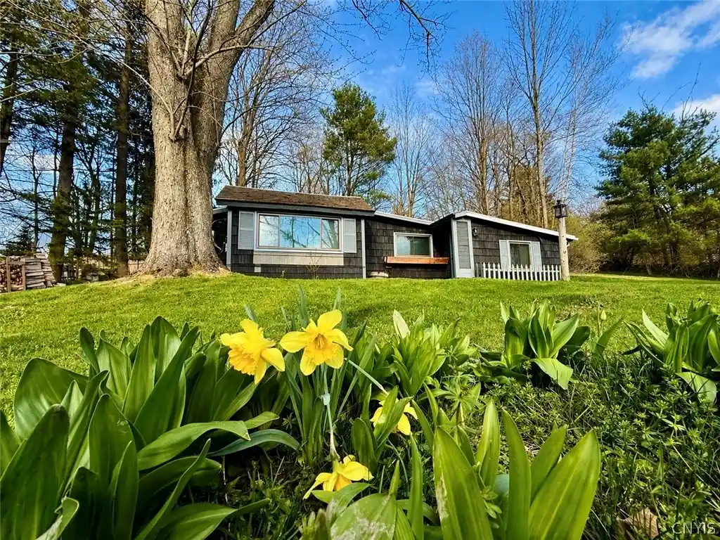 Photo 1 of Sale Pending at 4016 East Rd, Cazenovia, NY 13035 | MLS# S1674928 | Listing updated on 2026-09-28
