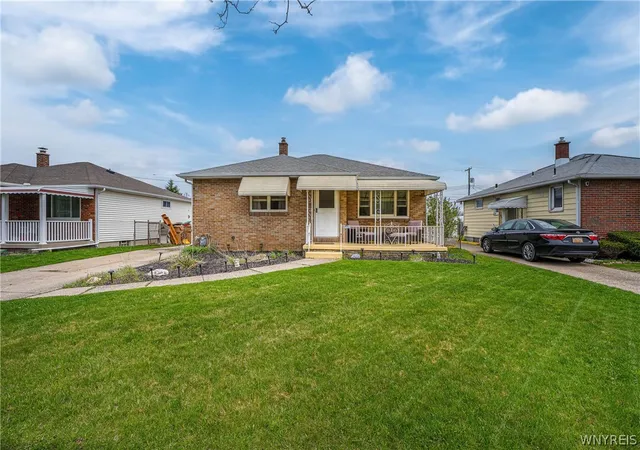 3rd image of 23 Laura Ct, Cheektowaga, NY 14227 | MLS# B1676322