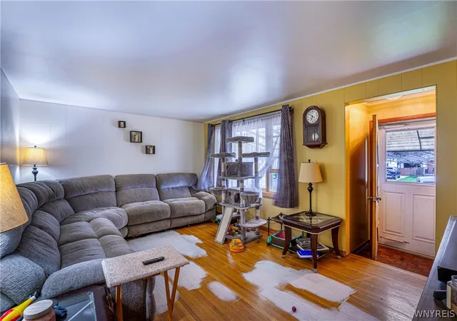 5th image of 23 Laura Ct, Cheektowaga, NY 14227 | MLS# B1676322